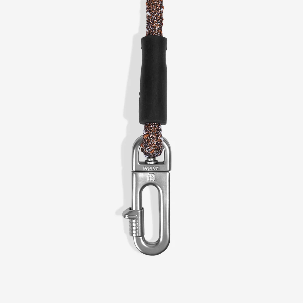 Reebok Suede | Hands-Free Leash - Image 5
